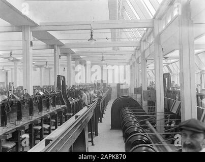 9 x 12 polissage du diamant Date : 1919 mots clés : DIAMANTWIJPERIJS Banque D'Images