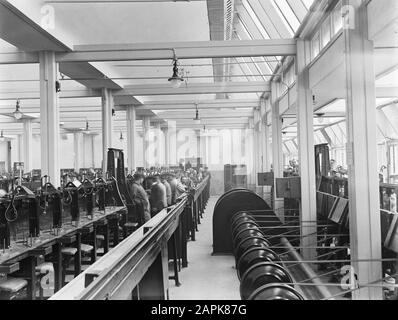 9 x 12 polissage du diamant Date : 1919 mots clés : DIAMANTWIJPERIJS Banque D'Images