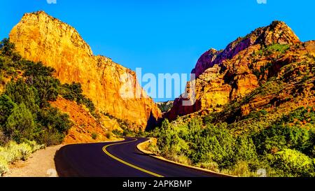 East Kolob Canyon Road alors qu'il serpente à travers Buck Pasture Mountain à Lee Pass dans le Kolob Canyon, la région nord-ouest du parc national de Zion Banque D'Images