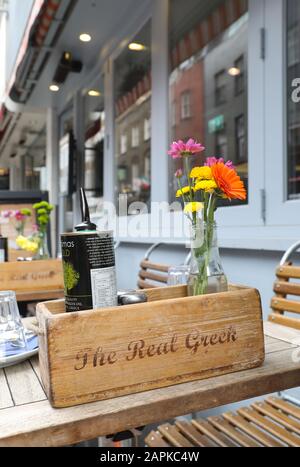 Le Vrai restaurant grec de Soho sur Berwick Street, Soho, centre de Londres, Royaume-Uni Banque D'Images