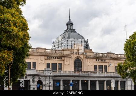 Grand ancien terminal de la gare centrale à Retiro, Buenos Aires, Argentine Banque D'Images