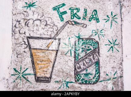 Un dessin amateurish utilisé pour commercialiser un bar; Santiago de Cuba, Cuba. Banque D'Images