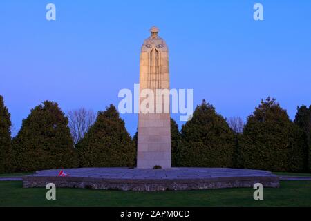 Le mémorial du soldat De Couvaison au Mémorial Saint Julien marquant les premières attaques de gaz allemandes du 22 au 24 avril 1915 à Langemark-Poelkapelle, Belgique Banque D'Images