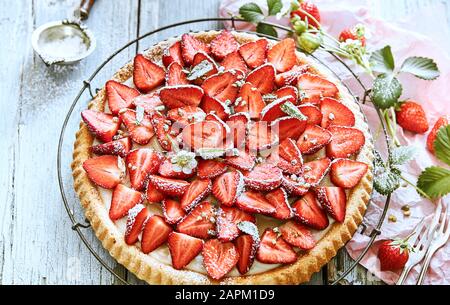 Gros plan de tarte aux fraises maison Banque D'Images