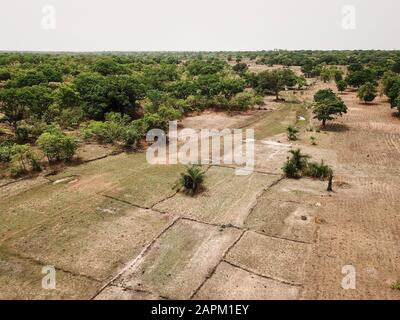 Mali, Bougouni, vue aérienne des champs de la zone aride du Sahel Banque D'Images