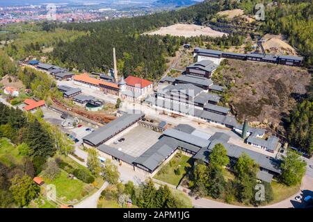 Allemagne, Basse-Saxe, Goslar, vue aérienne des mines de Rammelsberg au printemps Banque D'Images