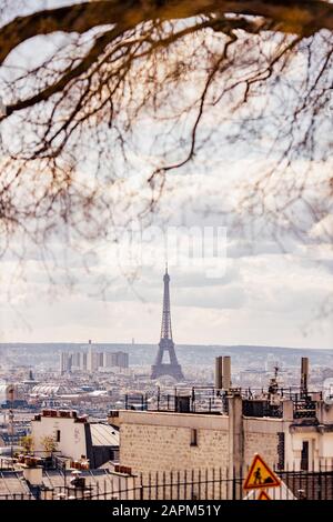 France, Paris, Tour Eiffel vue de Montmartre Banque D'Images