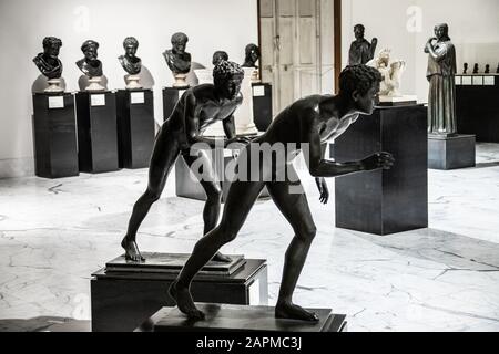 Athelete Ou Couloir, Sculpture, Pompéi, Musée Archéologique National, Naples, Italie Banque D'Images