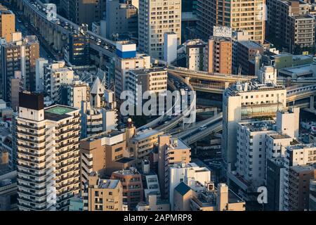 Vue aérienne sur la jonction et la ville de la Metropolitan Expressway, Tokyo, Japon Banque D'Images