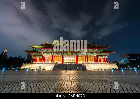 Taipei, Taiwan- 8 juin 2019: Salle de Concert nationale de Chiang Kai-Shek Memorial Hall la nuit à Taipei, Taiwan. Le célèbre monument avec la populaire Banque D'Images