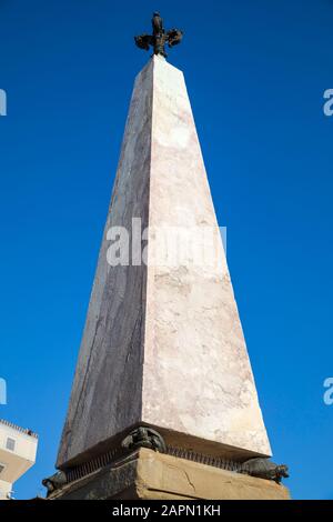 Obélisque / Obelisco sur la Piazza di Santa Maria Novella, Florence, Italie. Banque D'Images