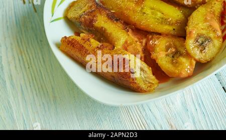 Ragoût de Matoke, cuisine kenyane, plats traditionnels africains assortis, vue sur le dessus. Banque D'Images