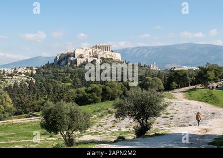 Belle photo de la colline monumentale de Filopappou à Athènes, en Grèce, en journée Banque D'Images