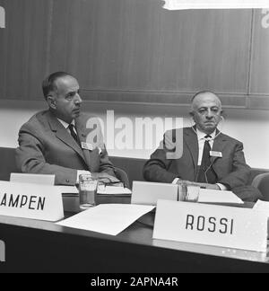 Affectation Rijkspostspaarbank Date: 1 Octobre 1965 Mots Clés: Banques Nom De L'Institution: Rijkspostspaarbank Banque D'Images