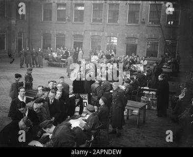 Augmentation de nouvelles recrues à Assen Date: 26 février 1948 lieu: Assen mots clés: Opkomsten, RECRUTEN Banque D'Images