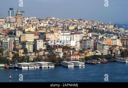 Istanbul, TURQUIE, 22 NOVEMBRE 2015 : vue magnifique sur la ville d'Istanbul, Turquie Banque D'Images