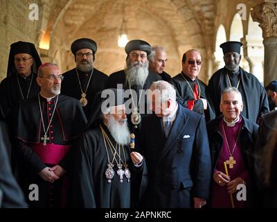 Le Prince de Galles lors d'une visite à l'Église de la Nativité à Bethléem le deuxième jour de sa visite en Israël et dans les territoires palestiniens occupés. Banque D'Images