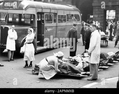 La Photo Doit Être Créditée ©Alpha Press 050000 (1939) Évacuation Des Infirmières De La Ligue De St Bartholomew À Hill End, Londres. Banque D'Images