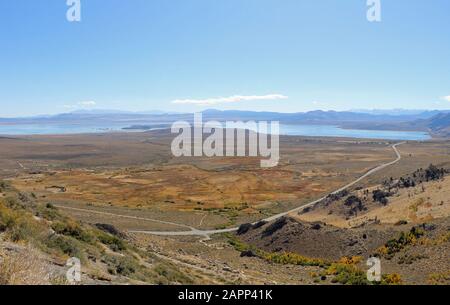 Vue sur la vallée de Mono Lake California Banque D'Images