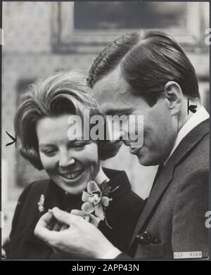 Maison royale, princes, princesses, cadeaux, Beatrix, princesse, Claus, prince Date : 19 février 1966 mots clés : cadeaux, maison royale, princesses, princesses Nom personnel : Beatrix, princesse, Claus, prince Banque D'Images