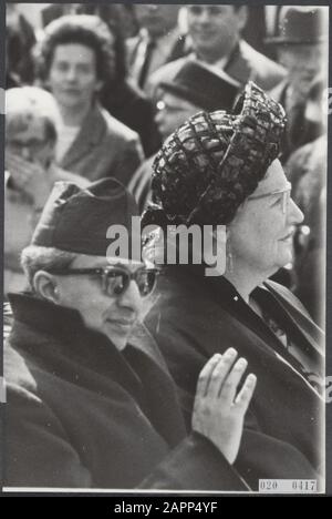 Maison royale, visites d'État, rois, reines, Juliana, Queen, Népal King Date: 1967 lieu: Amsterdam, Noord-Holland mots clés: Kings, reines, maison royale, visites d'État Nom personnel: Juliana, Queen, Népal King of Banque D'Images