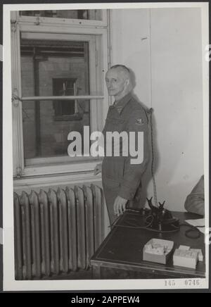 Colonel A.M. baron van Tuyll van Serooskerken représentant les Pays-Bas au procès de Nuremberg Date: 4 décembre 1945 lieu: Allemagne, Nuremberg mots clés: Plaignants, crimes de guerre, portraits, justice, seconde Guerre mondiale Nom personnel: Tuyll van Serooskerken, A.M. van Banque D'Images