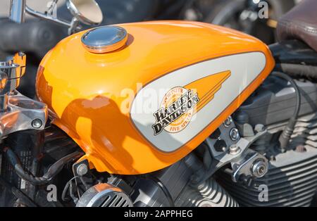 Gros plan d'un réservoir de carburant Harley Davidson à Rushmoor, Royaume-Uni - 19 avril 2019 Banque D'Images