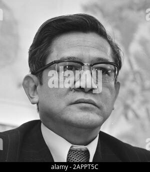 L'ambassadeur vietnamien aux Pays-Bas, Vo Van Sung, parle à Amsterdam; Banque D'Images