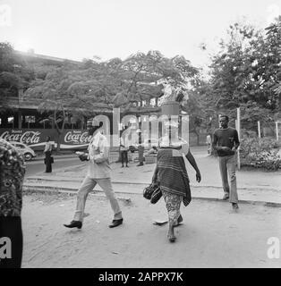 Zaïre (Anciennement Congo Belge) Streetscape À Kinshasa Date : 24 Octobre 1973 Lieu : Congo, Kinshasa, Zaïre Mots Clés : Paysages Urbains Banque D'Images