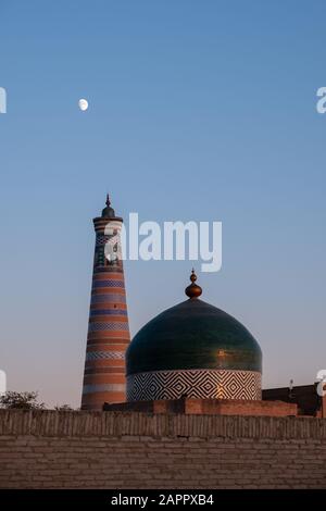 Minaret Islam Khodja, Khiva, Ouzbékistan Banque D'Images