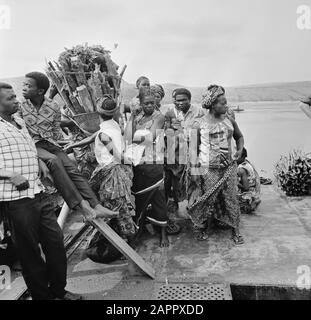 Zaïre (anciennement Congo belge) vie à la campagne Date : 24 octobre 1973 lieu : Congo, Zaïre mots clés : vie de village Banque D'Images