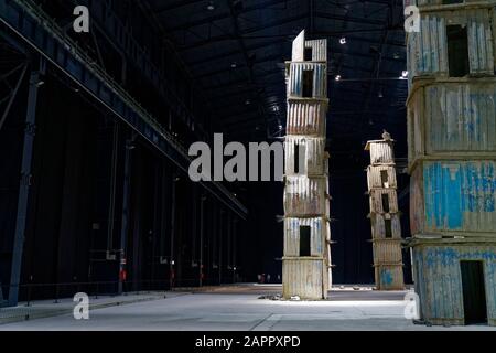 La Fondation Pirelli Hangar Bicocca, l'exposition permanente 2004-2015 Sur Les Sept Palais Heavenly, les œuvres spécifiques au site d'Anselm Kiefer, centre dynamique pour Banque D'Images