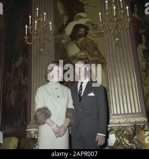 Princesse Irene et sa fiancée Carel Hugo Date: 11 février 1964 lieu: La Haye, Hollande-Méridionale mots clés: Maison royale, princesses, engagements Nom personnel: Bourbon-Parme Carlos Hugo de, Irene, princesse Banque D'Images