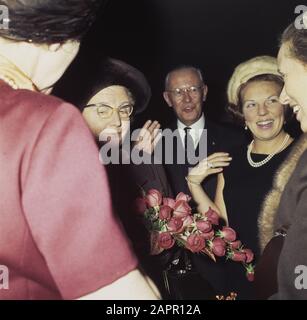 Réunion de la Société des maires d'Utrecht, à laquelle participent HM et HKH Princess Beatrix Date: 6 novembre 1968 lieu: Utrecht mots clés: Queens, meetings Nom personnel: Beatrix, princesse Banque D'Images