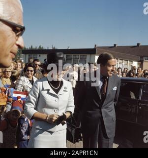 La princesse Beatrix et les Prins Claus visitent South Holland la princesse Beatrix et le prince Claus Date : 6 octobre 1971 lieu : Zuid-Holland mots clés : visites, couple royal Nom De La Personne : Beatrix, princesse, Claus, prince Banque D'Images