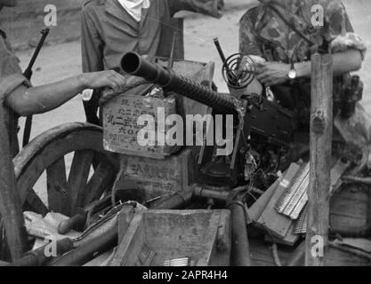 Les autorités républicaines une mitrailleuse aérienne japonaise, qui est tombée entre les mains des troupes néerlandaises Date: 19 décembre 1948 lieu: Djokjakarta, Indonésie, Java, Pays-Bas East Indies Banque D'Images