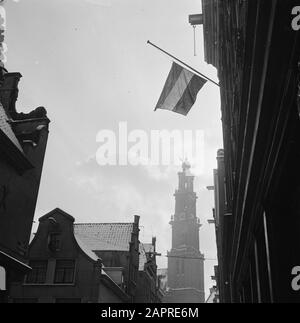 Drapeaux commémoratifs du dimanche en demi-mât Date : le 8 février 1953 mots clés : drapeaux Banque D'Images