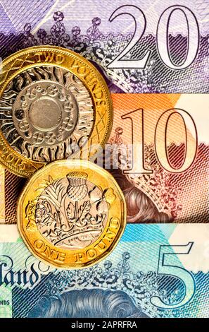 Monnaie britannique - pièces de monnaie et billets Banque D'Images