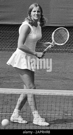 Katja Ebbinghaus, joueur de tennis de l'Allemagne de l'Ouest, aux Championnats internationaux néerlandais de Hilversum; Banque D'Images