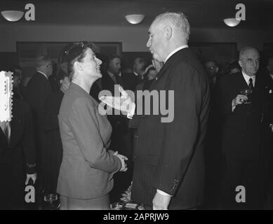 Lancement du chasseur de sous-marins Groningue Date: 9 janvier 1954 mots clés: Lancement, chasseurs de sous-marins Nom personnel: Groningue Banque D'Images