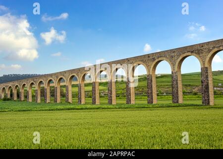 Acueducto de Noain près de Pamplona, Navarra, Espagne ville Banque D'Images