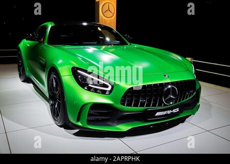 Bruxelles - 9 JANVIER 2020 : Mercedes-AMG GT R coupé en vedette au salon automobile Bruxelles Autosalon 2020. Banque D'Images