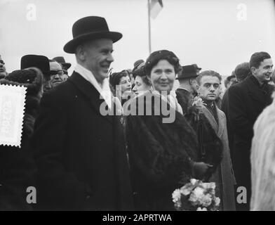 Tewaterlating Crania by C. van der Giessen & Zoonen's Shipwerven N.V., Krimpen aan den IJssel Date: 11 January 1955 lieu: Krimpen aan den IJssel mots clés: Tewaterlatingen Nom de l'établissement: C. van der Giessen & Zoonen's Scheepswerven N.V. Banque D'Images