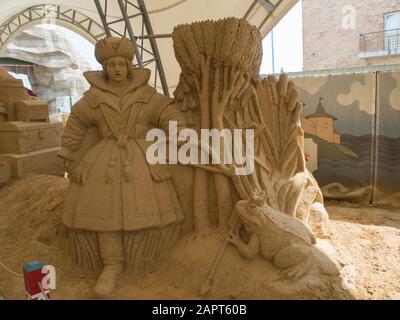 Sculptures de personnages de contes de fées russes en sable. Russie Sotchi 06 22 2019 Banque D'Images