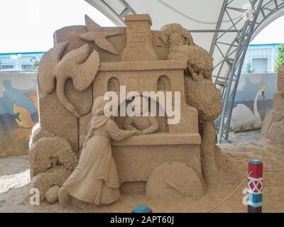 Sculptures de personnages de contes de fées russes en sable. Russie Sotchi 06 22 2019 Banque D'Images