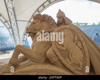 Sculptures de personnages de contes de fées russes en sable. Russie Sotchi 06 22 2019 Banque D'Images