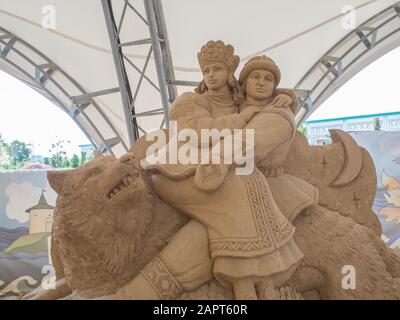 Sculptures de personnages de contes de fées russes en sable. Russie Sotchi 06 22 2019 Banque D'Images