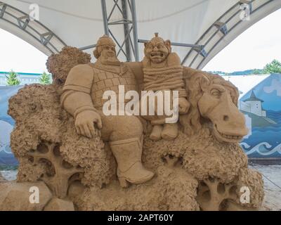 Sculptures de personnages de contes de fées russes en sable. Russie Sotchi 06 22 2019 Banque D'Images