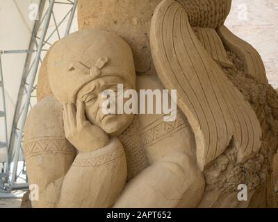 Sculptures de personnages de contes de fées russes en sable. Russie Sotchi 06 22 2019 Banque D'Images