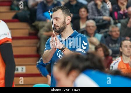 Ioannis athanasopoulos , entraîneur (allianz mtv stuttgart) pendant Igor Gorgonzola Novara vs Allianz MTV Stuttgart, Novara, Italie, 23 Jan 2020, volley-ball Banque D'Images